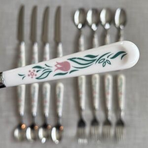 Vintage Flatware Set 16 Pieces Floral White Cottage Tulip Cutlery Service for 4